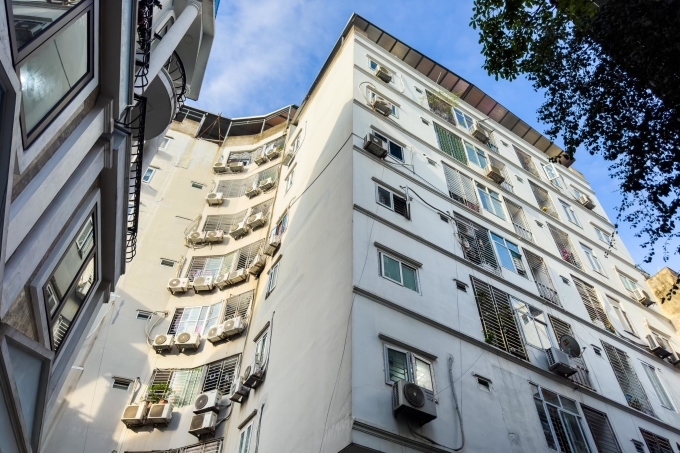 A mini apartment building with dozens of rooms in Hanois Thanh Xuan District. Photo by VnExpress/Tung Dinh