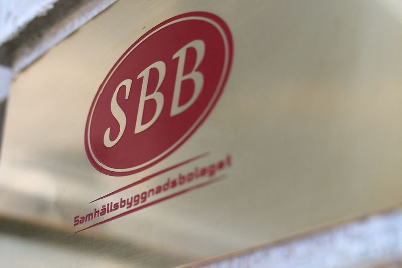 © Reuters. FILE PHOTO: The logo of SBB is seen at company's headquarters in Stockholm, Sweden, September 14, 2023. REUTERS/Marie Mannes/File Photo