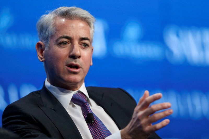 © Reuters. FILE PHOTO: Bill Ackman, chief executive officer and portfolio manager at Pershing Square Capital Management, speaks during the SALT conference in Las Vegas, Nevada, U.S. May 18, 2017. REUTERS/Richard Brian/File Photo