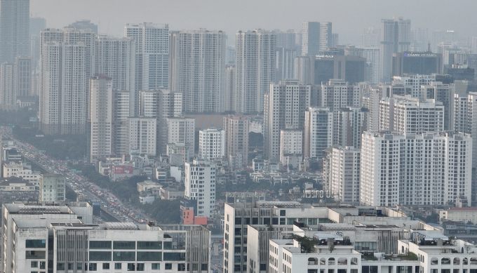 Apartment projects in Hanois western area in late 2023, many of which were initially sold at below VND50 million per square meter a few years ago. Photo by VnExpress/Ngoc Thanh