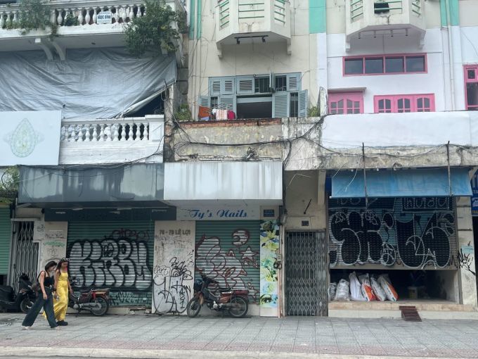 Vacant stores on Le Loi Road in District 1, Ho Chi Minh City in October 2024. Photo by VnExpress/Phuong Uyen